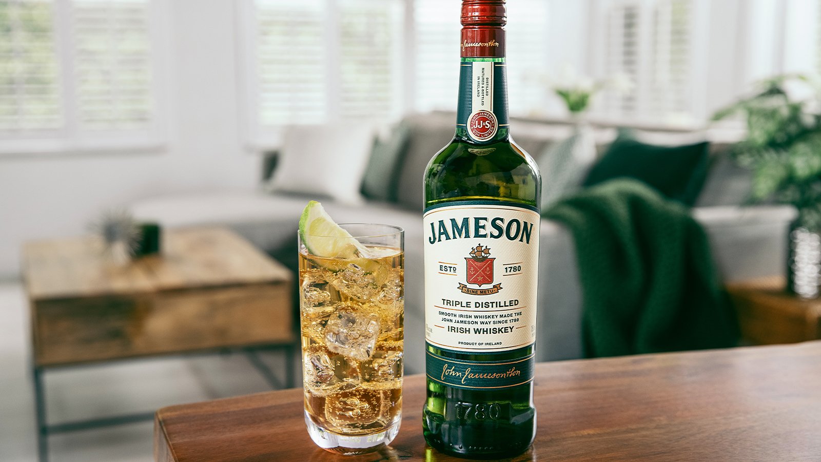 Easy Cocktail #1 Jameson ginger and lime cocktail